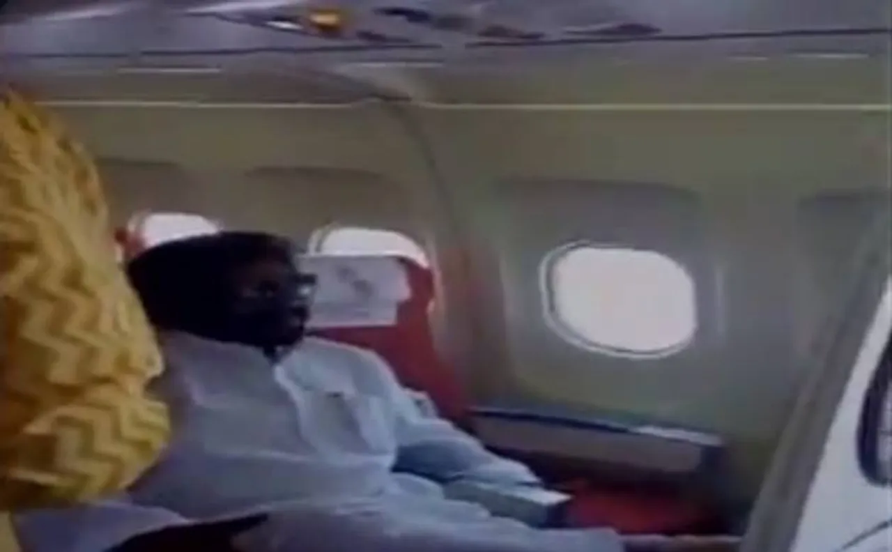 Video | Shiv Sena-AI incident: Sir please it will be a murder case, pleads AI staffer; I have many cases against me, replies MP