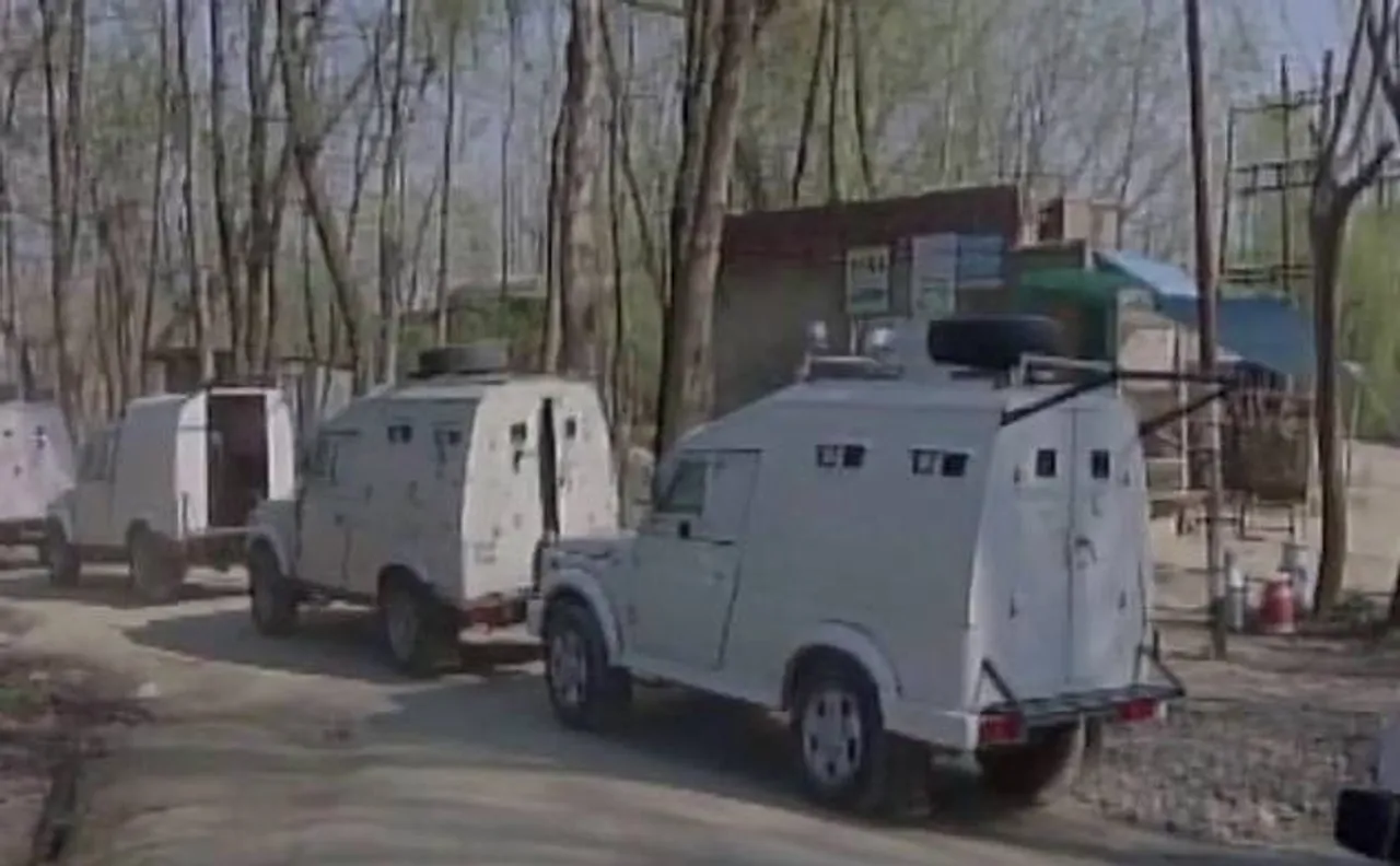 J-K: 2 militants killed while trying ambush on police party in Pulwama