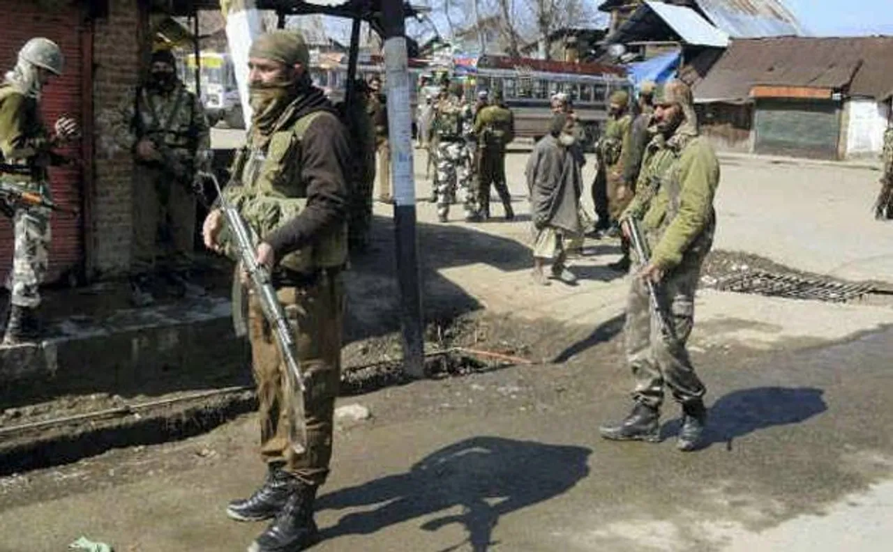 J-K: Militants attack PDP leader Farooq Andrabiâ€™s house in Anantnag district
