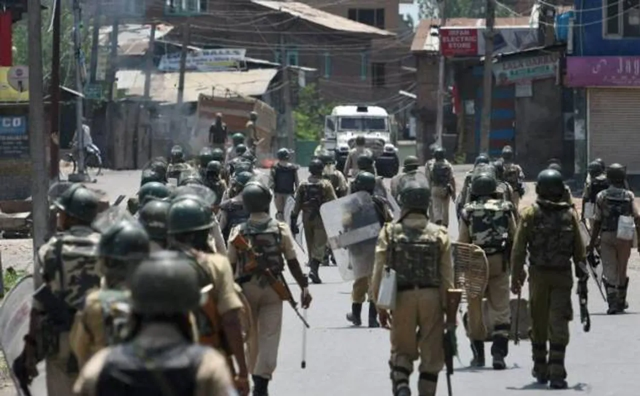 Use of pellet guns in J&K: SC asks Centre to consider other effective means to quell unruly mobs as it concerns life, death