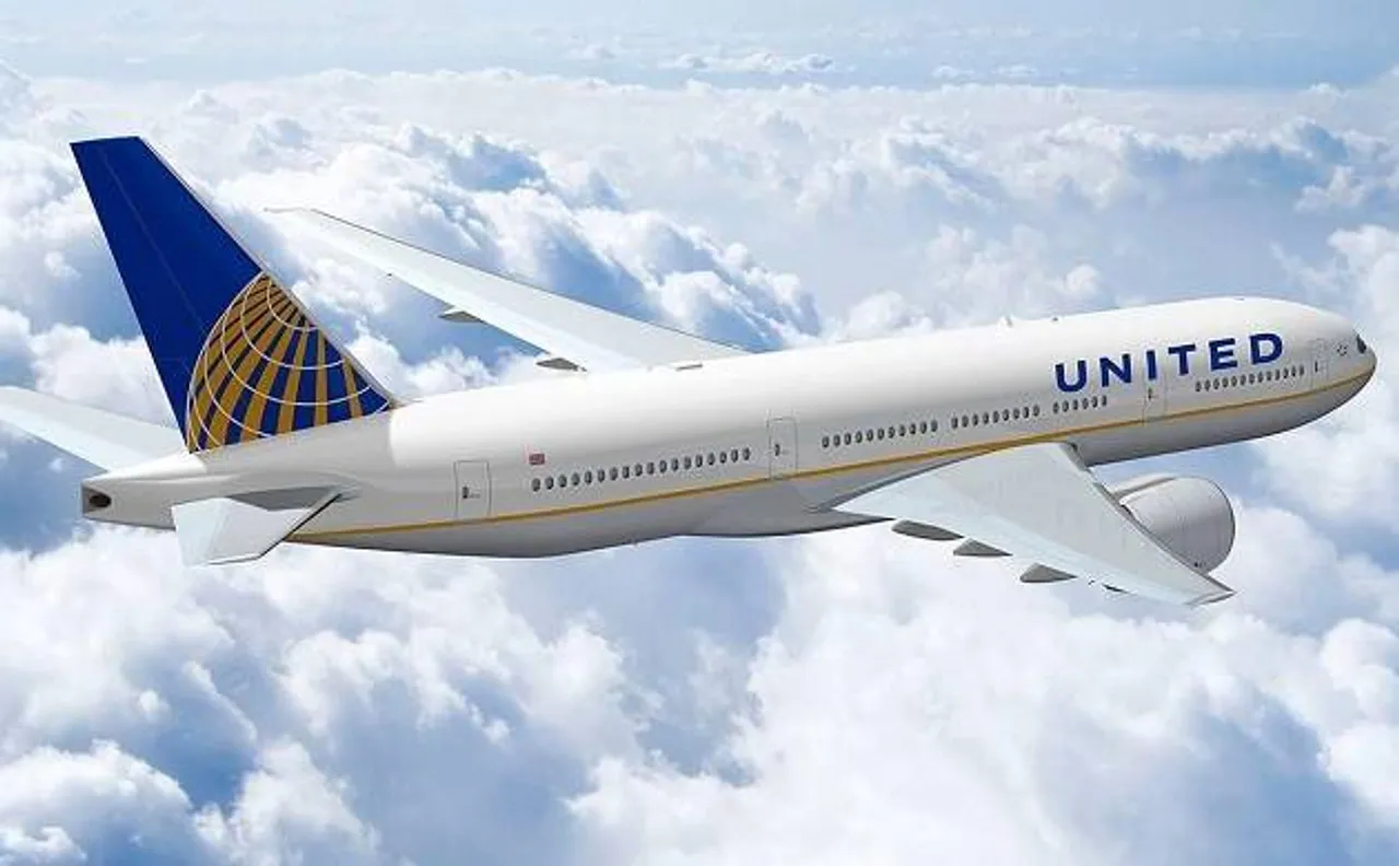 United Airlines bars two teenage girls in leggings from boarding flight, cites passenger dress code violation