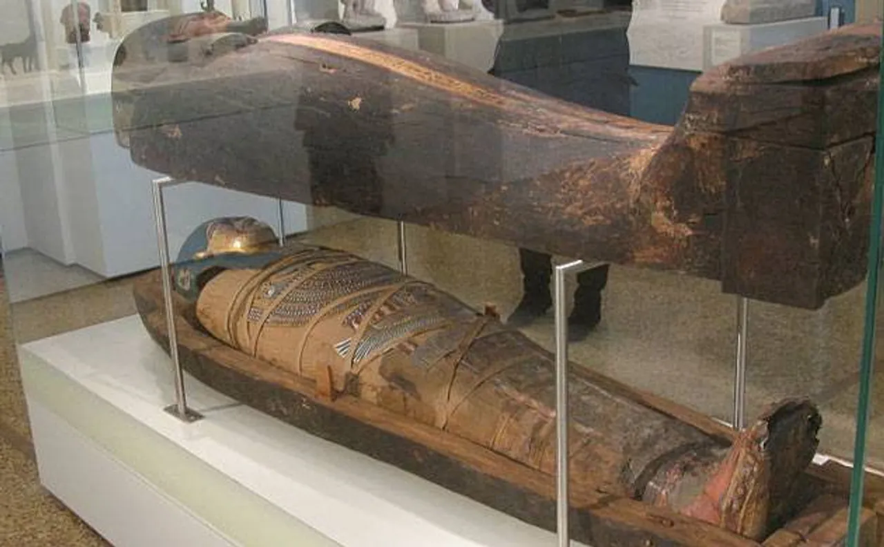 3,800-year-old Egyptian tomb holding mummy found along Nile River