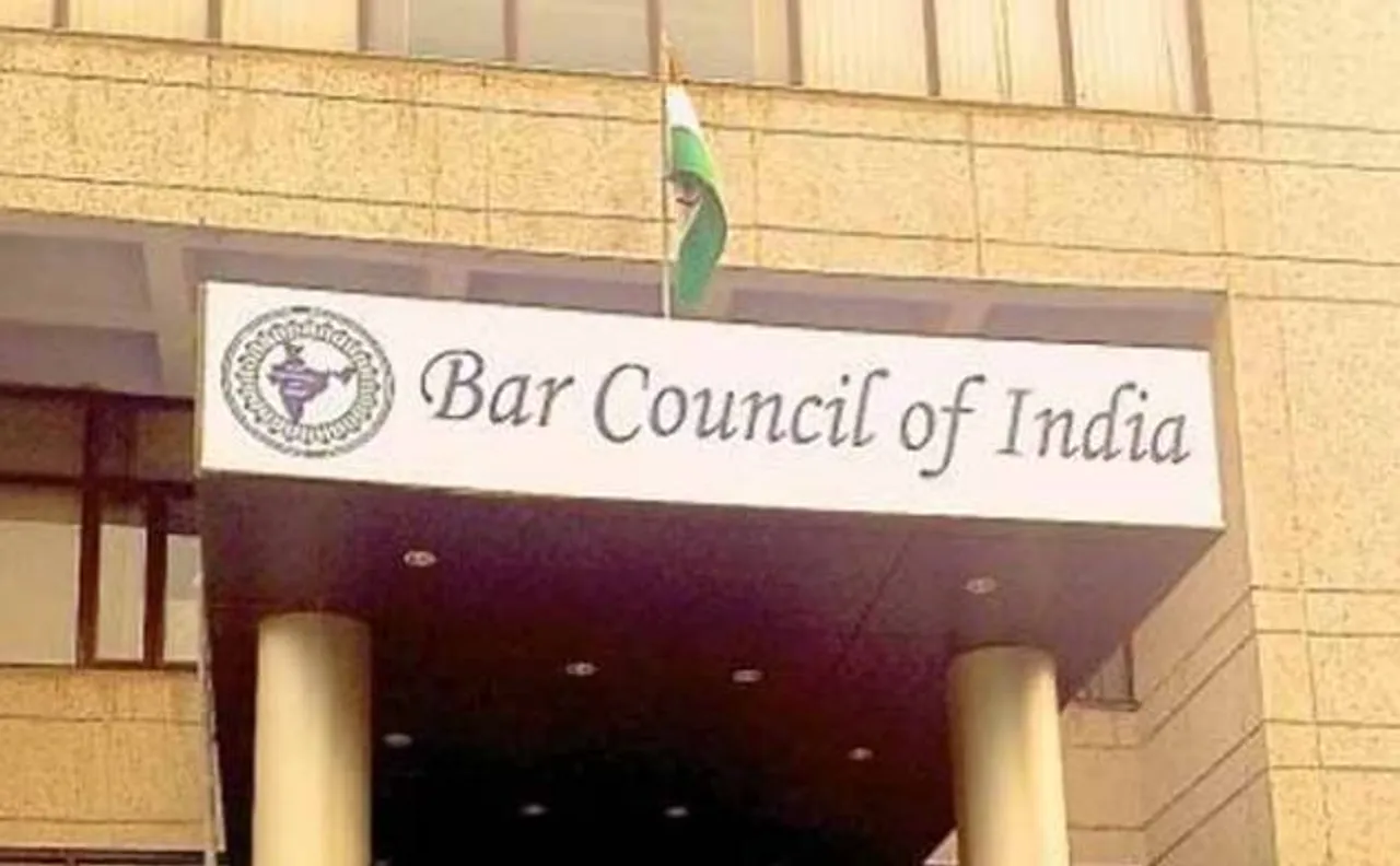 Lawyers across country to strike in protest of bill against their right to protest 