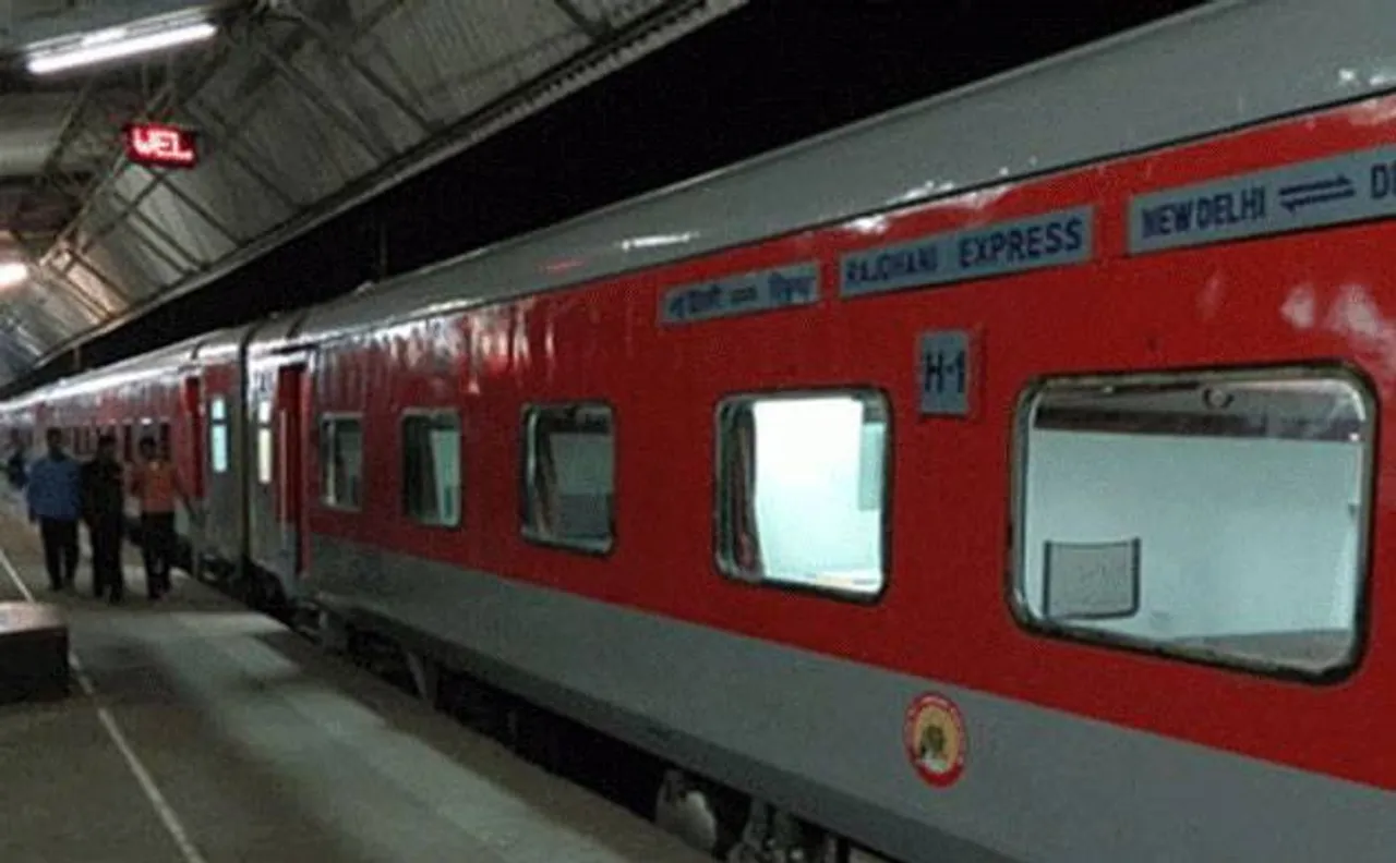 Railways to install multi-level fire alarm system in Rajdhani, Tejas