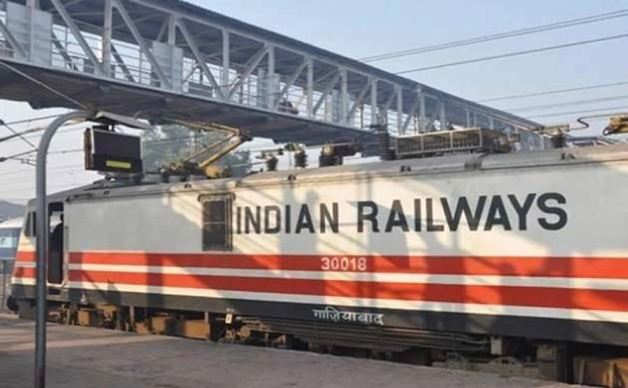 Railways reduced 1,503 unmanned crossings, commissioned 2,885 km long new lines in 2016-17