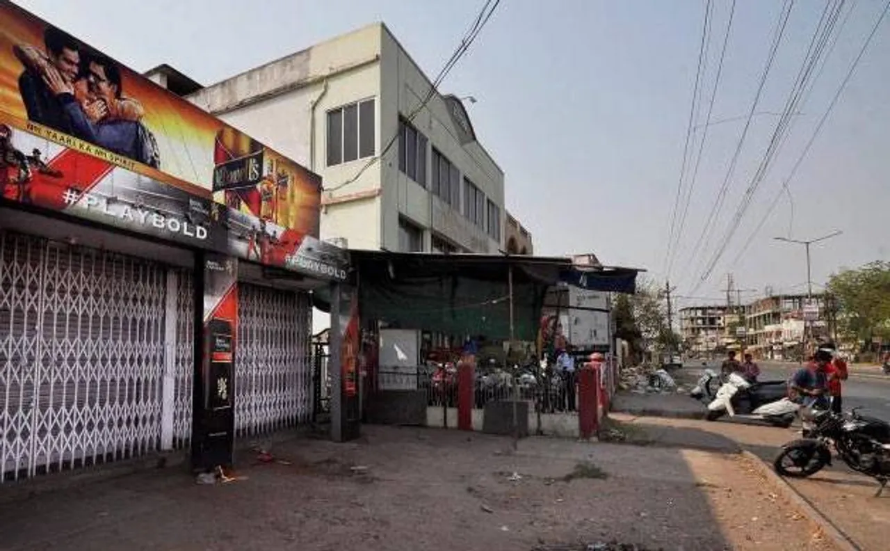 Highway liquor ban: Despite Centre's support, states seem divided on political lines