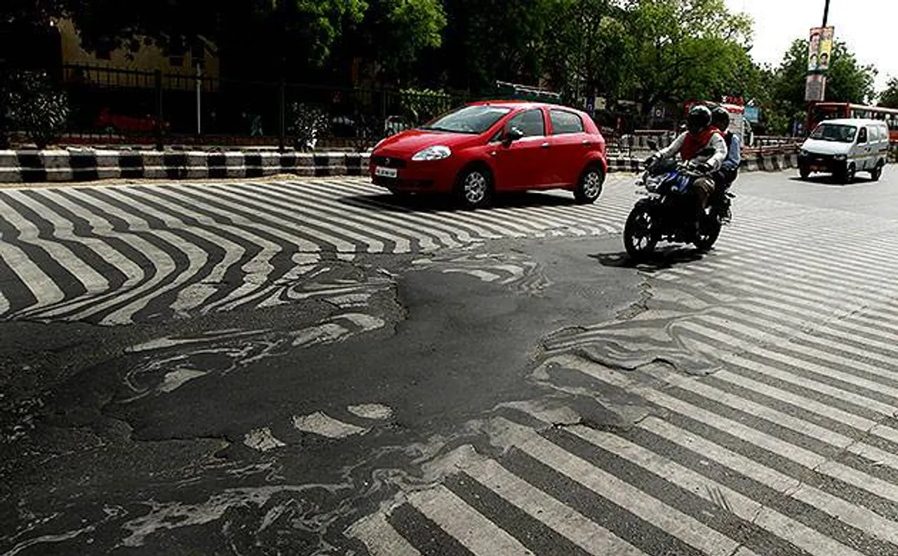 Political parties can win hearts of voters in Rajouri Garden through its roads