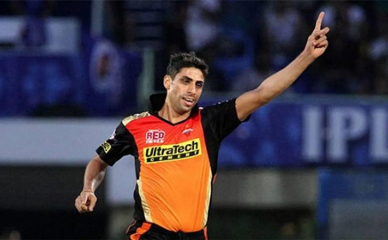 IPL 2017: Ashish Nehra becomes first left-arm seamer to scalp 100 IPL wickets