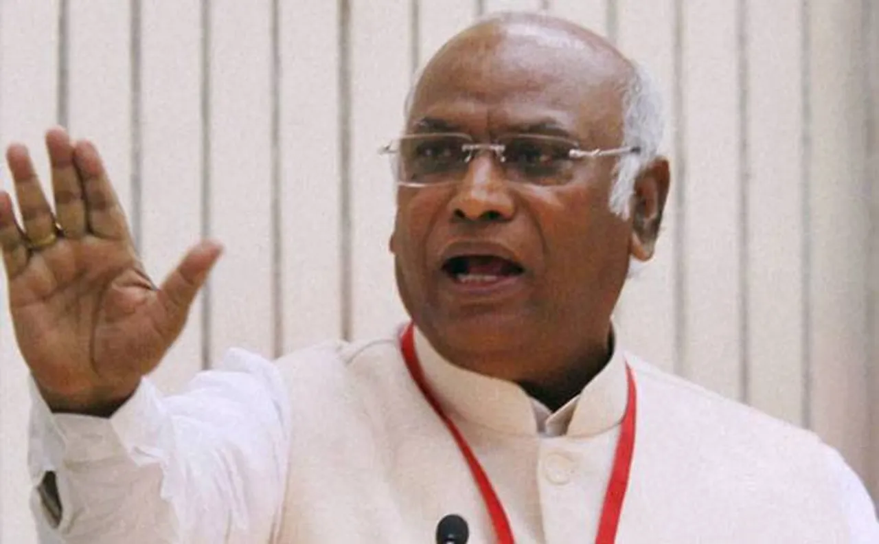 Mallikarjun Kharge accuses Hindutva groups of creating atmosphere of discord