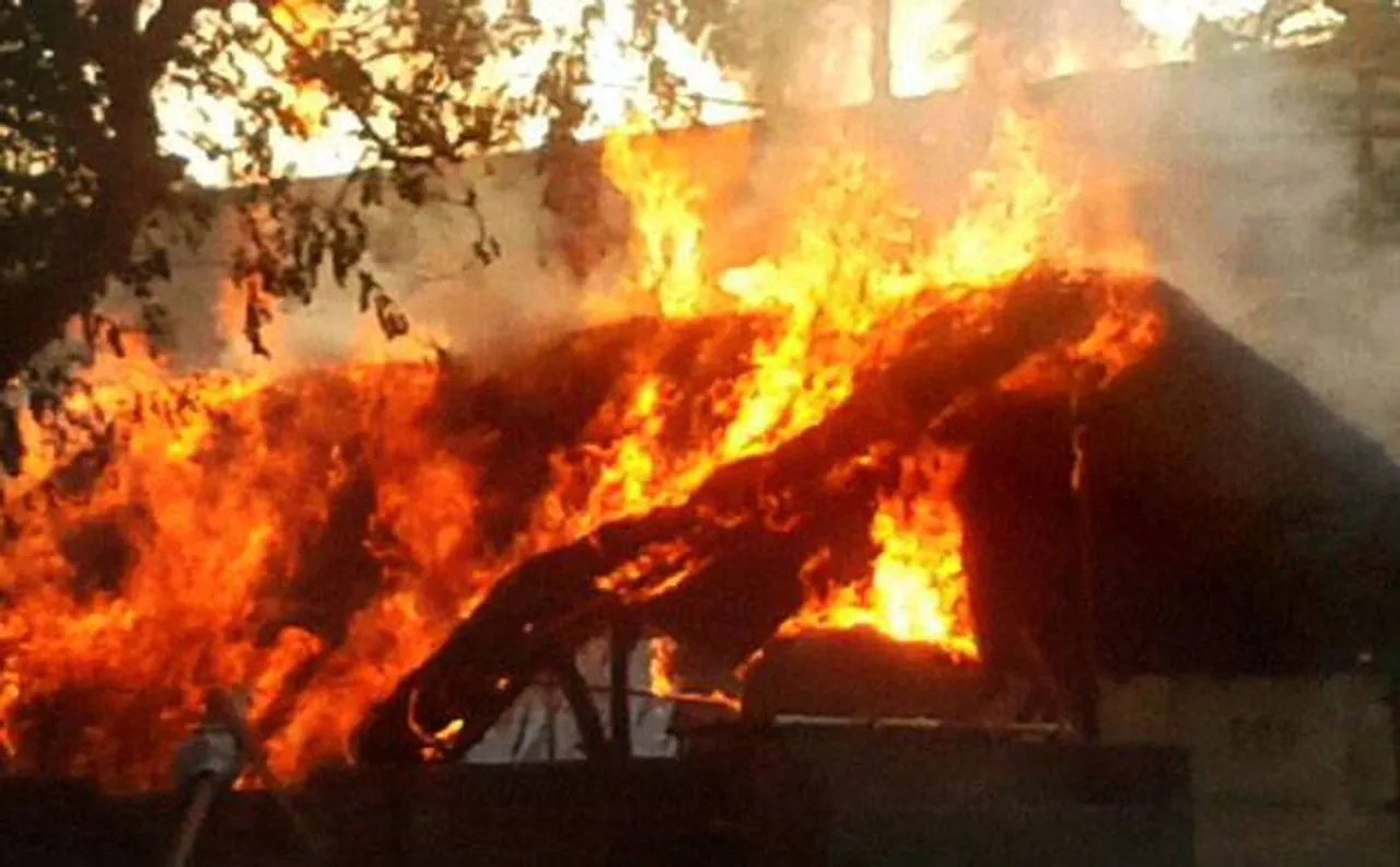 Delhi: Fire breaks out at house near Anand Vihar; no casualty reported so far