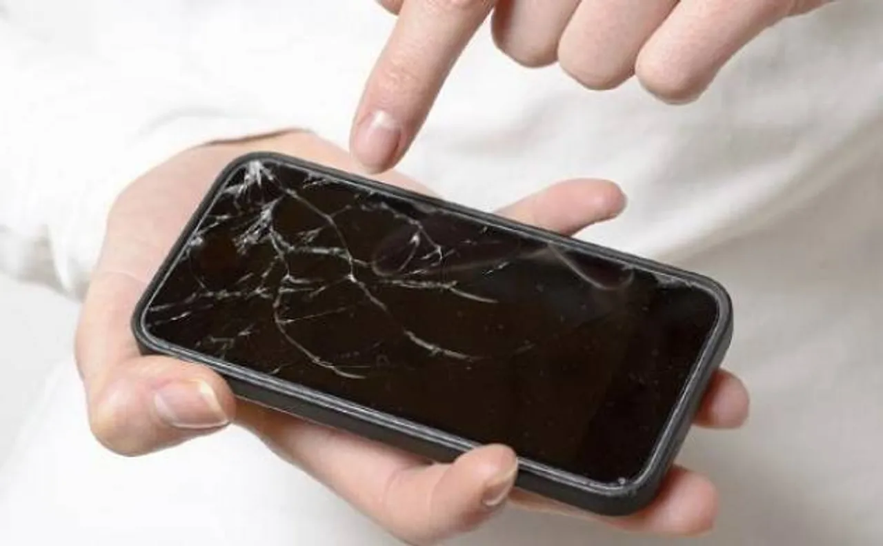 Scientists develop self-healing smartphone screen 