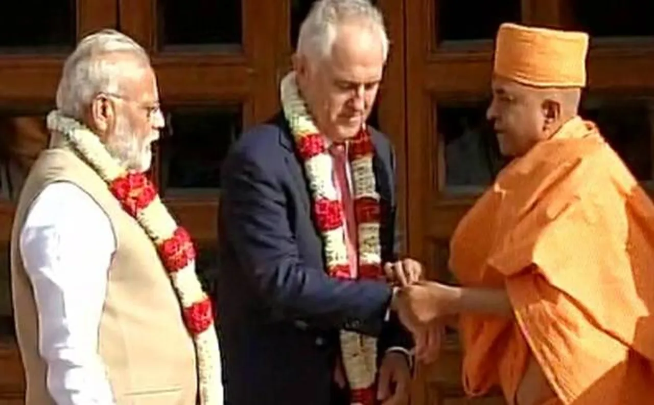 Watch | PM Modi, Malcolm Turnbull take a ride on Delhi Metro, click selfies and visit Akshardham Temple