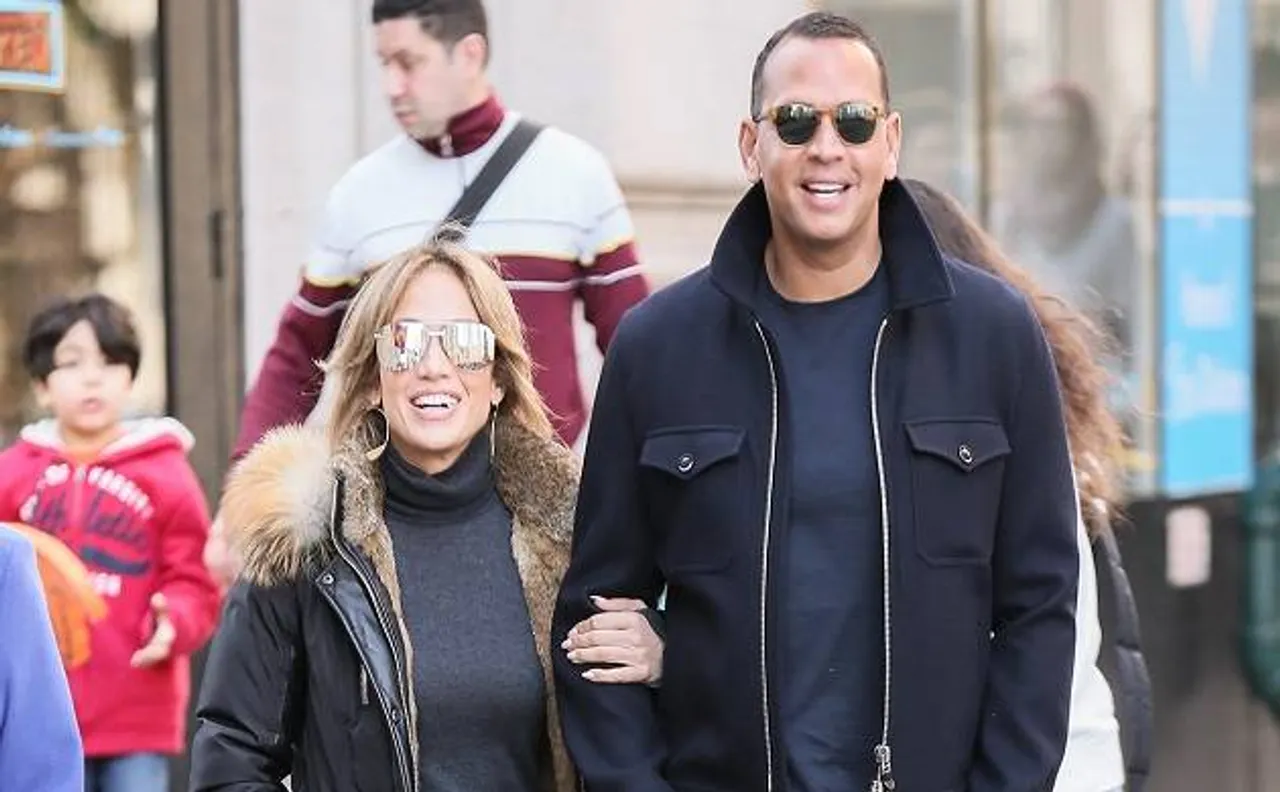 Jennifer Lopez happy with her new boyfriend Alex Rodrguez