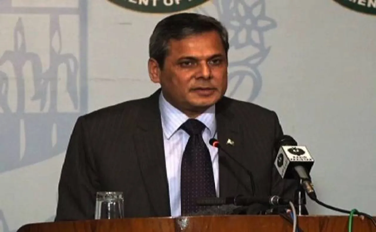 'Thief' Pak blames 'cop' India for Army officer's disappearance