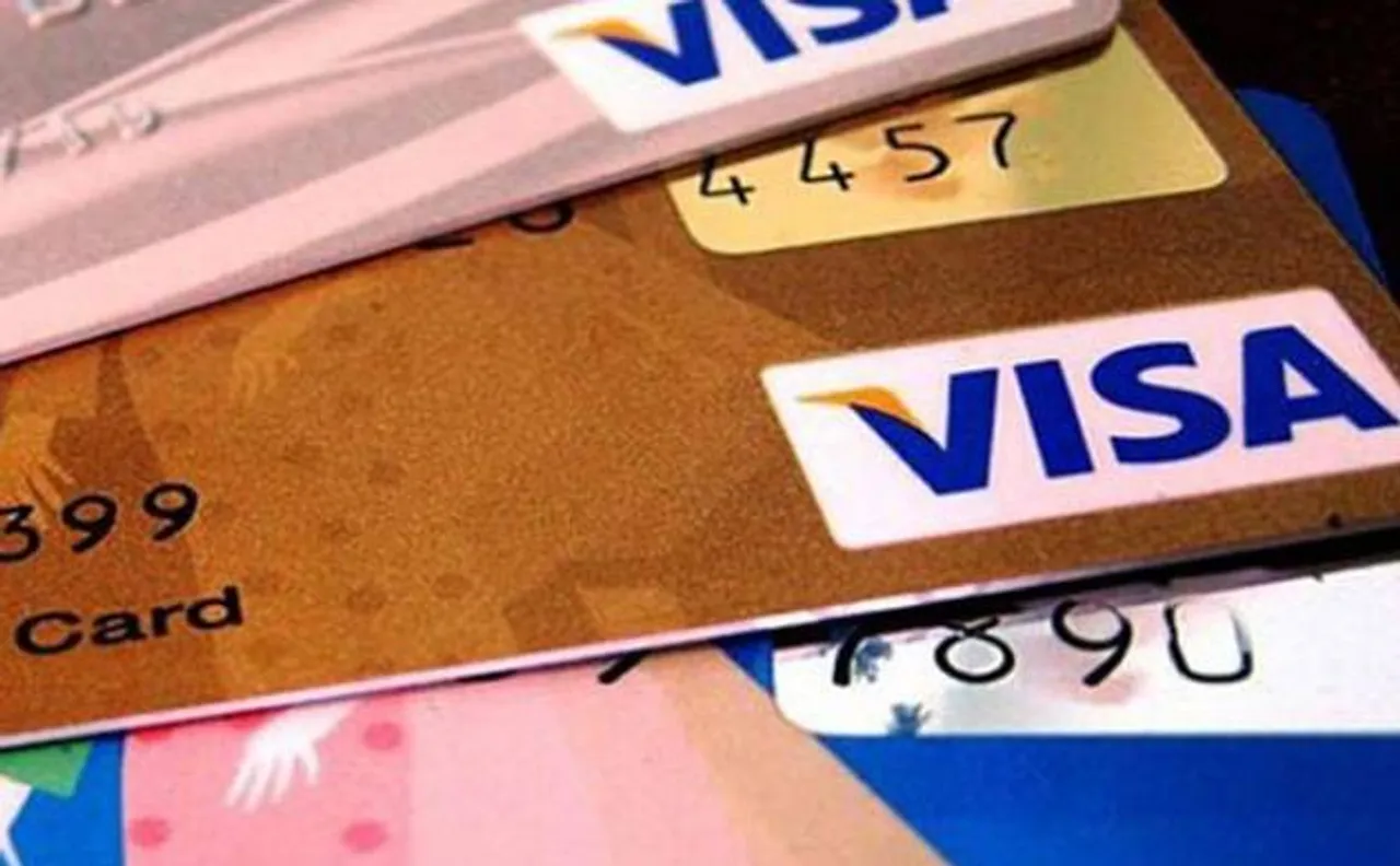 Module selling bank, credit card details andÂ Facebook, WhatsAppÂ data of 1 cr people busted in Delhi