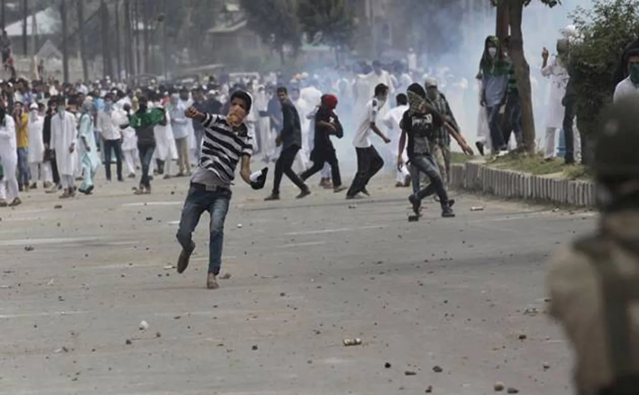 23-year-old youth killed as BSF fires on stone-pelters