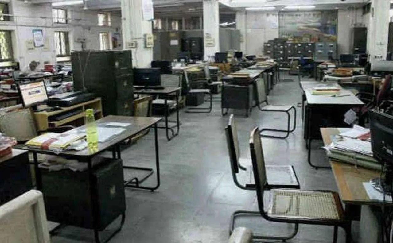 Government denies reports to change working hours for employees