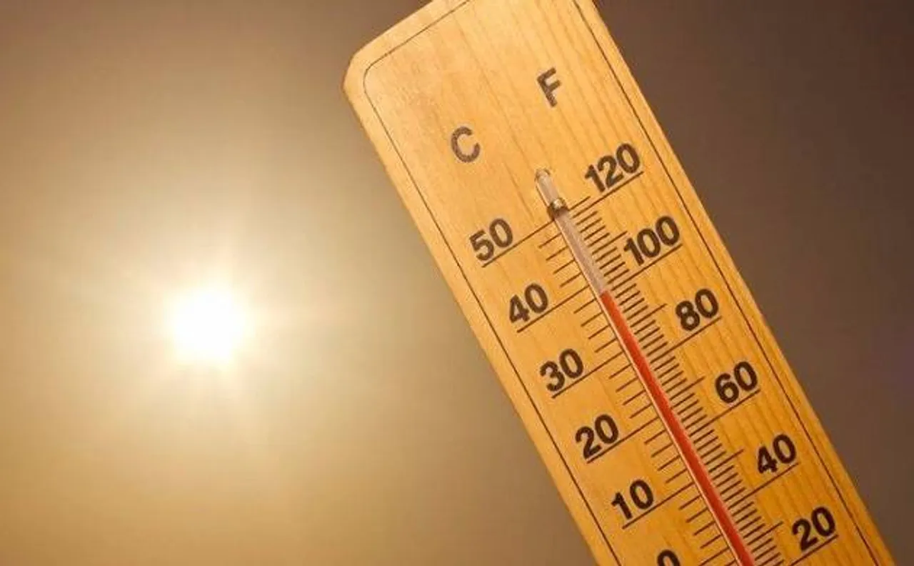 Delhi records hottest day in seven years; max temp crosses 43-degree celsius