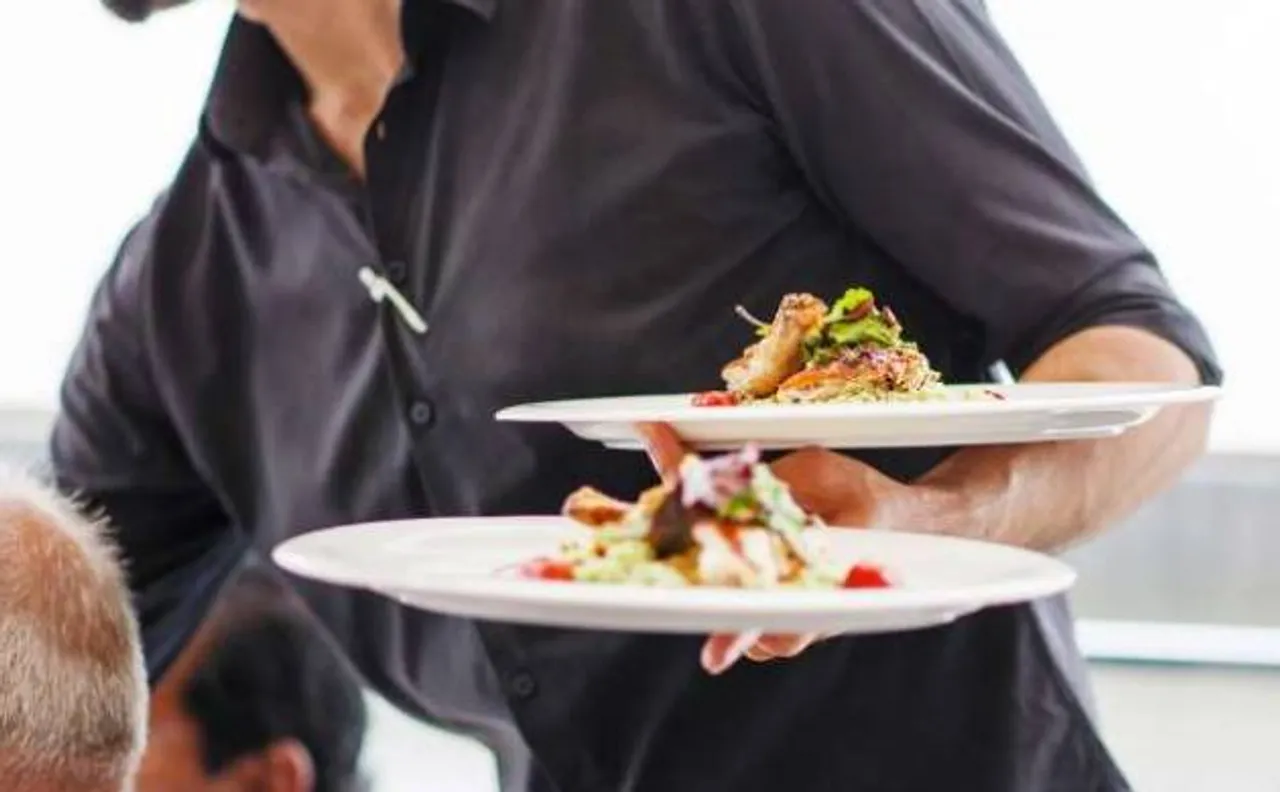 Service charge is customer's discretion, not compulsory! Modi Govt sets norms against mandatory 'tips'