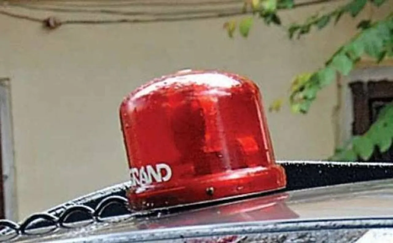 End of VIP culture: HP govt issues notification to ban red, amber, blue beacons