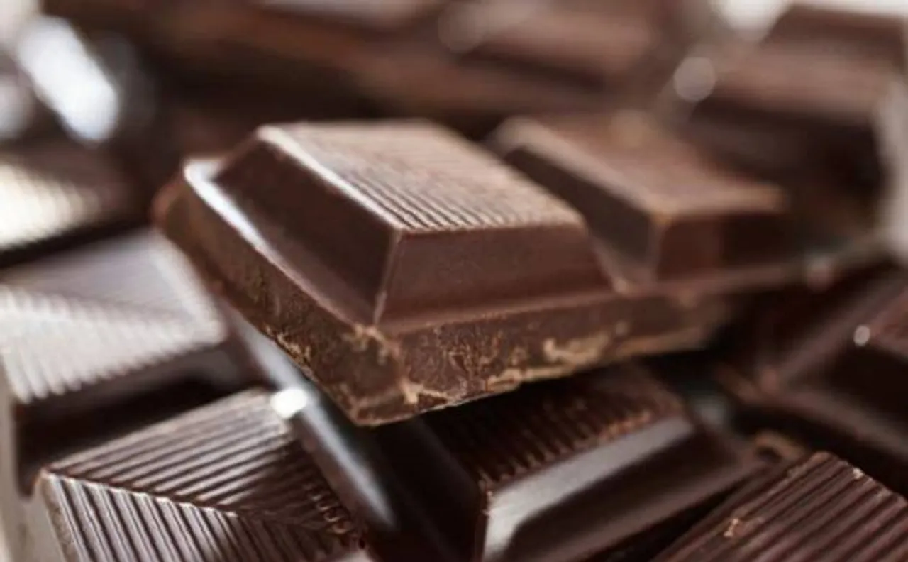 Chocolate lovers rejoice! Dark chocolates save you from impact on health due to ageing brain, says study