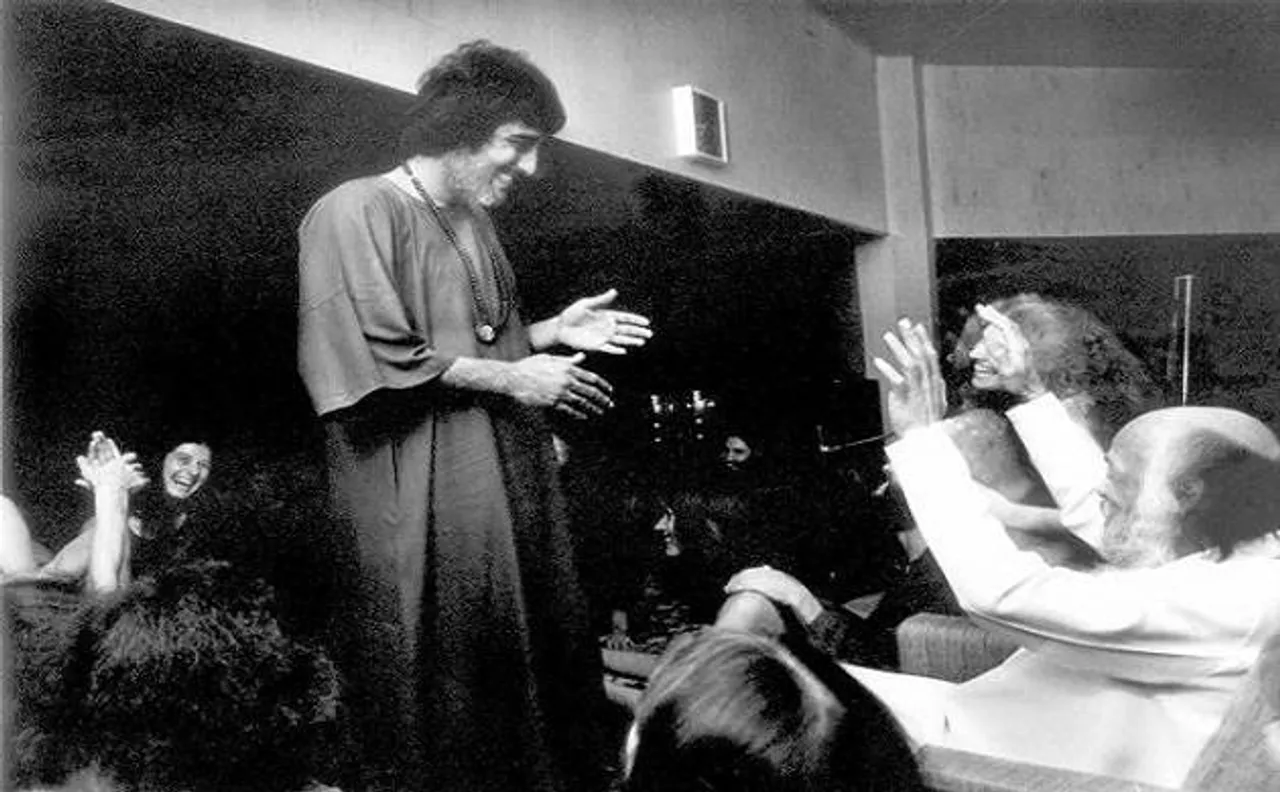 Throwback Thursday: Vinod-Osho connection: When Khanna took a five year Bollywood-break followed by Rajneesh's spiritual path