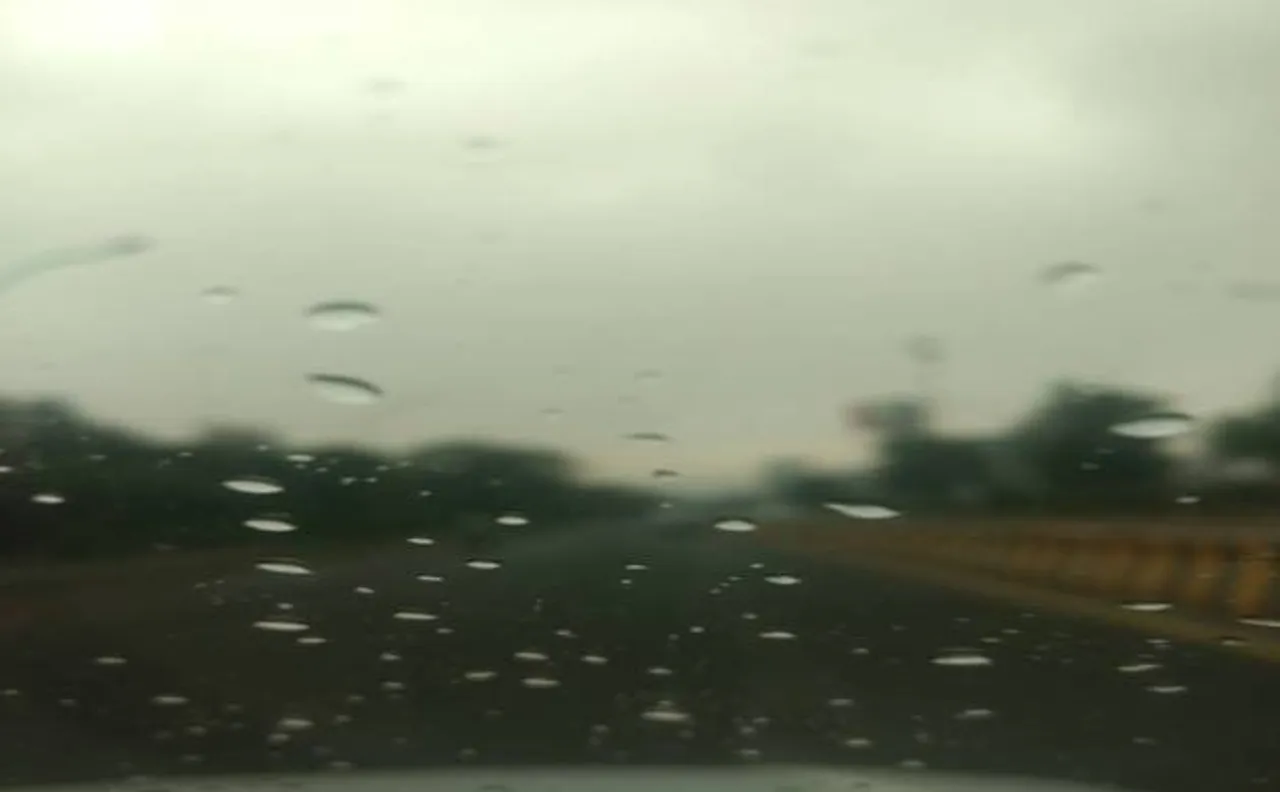 Rains in parts of Delhi and NCR bring respite from scorching heat