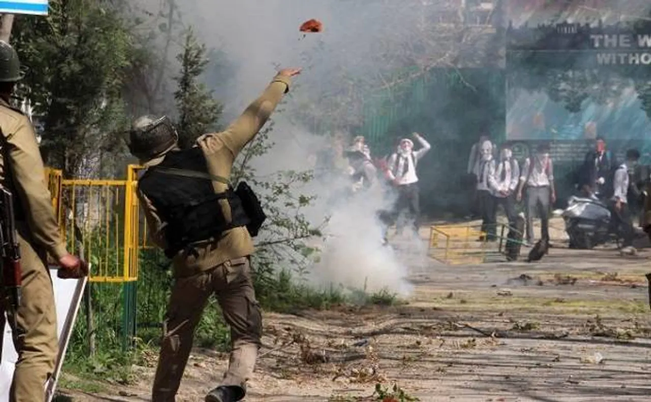 Supreme Court says 'Education is empowerment', asks Kashmiri students to return to schools and colleges