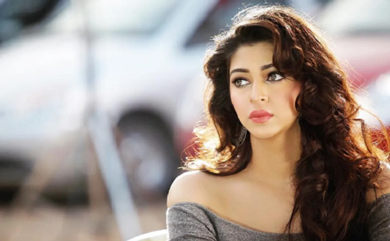 Stalker Alert! Television actress Sonarika Bhadoria stalked by a fan