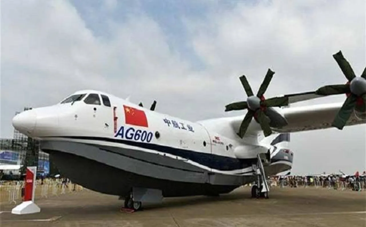 China's first amphibious aircraft AG600 completes it's first glide test