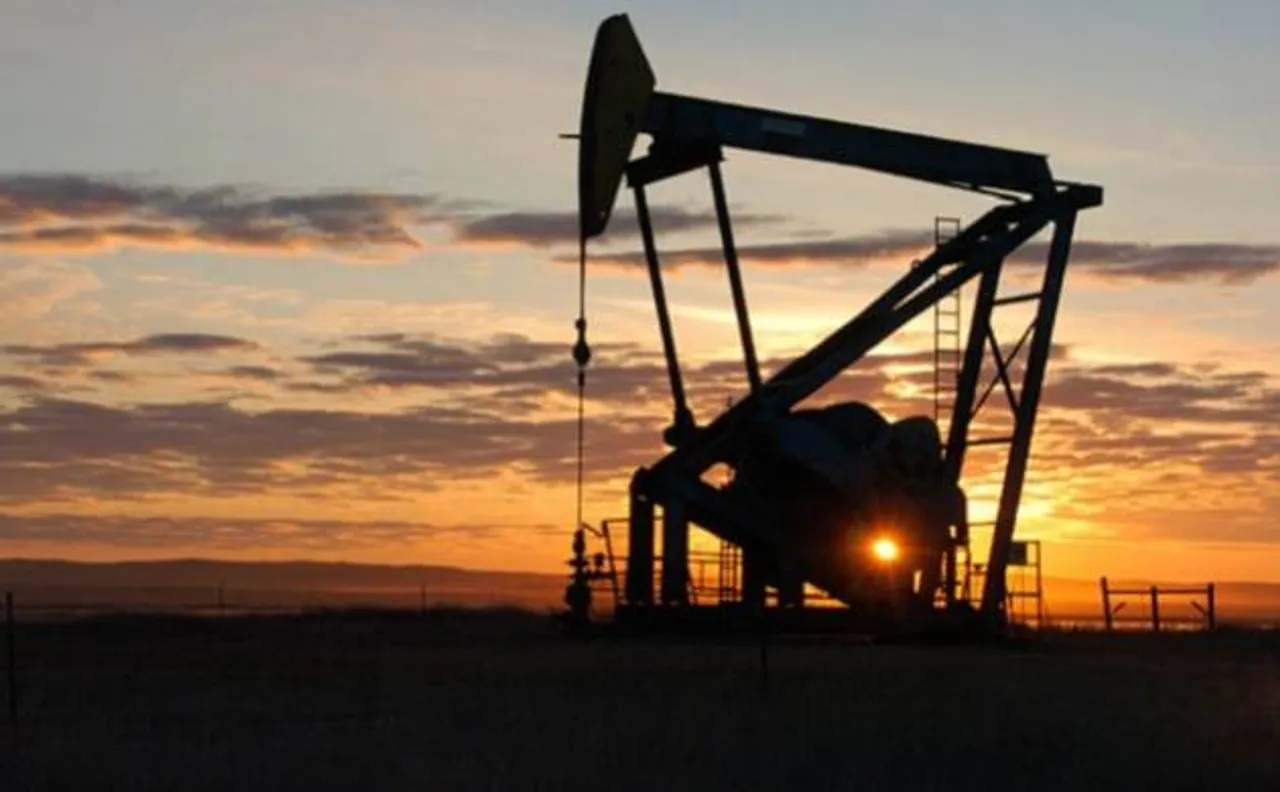 India decides to cut oil imports from Iran over Farzad-B natural gas field row