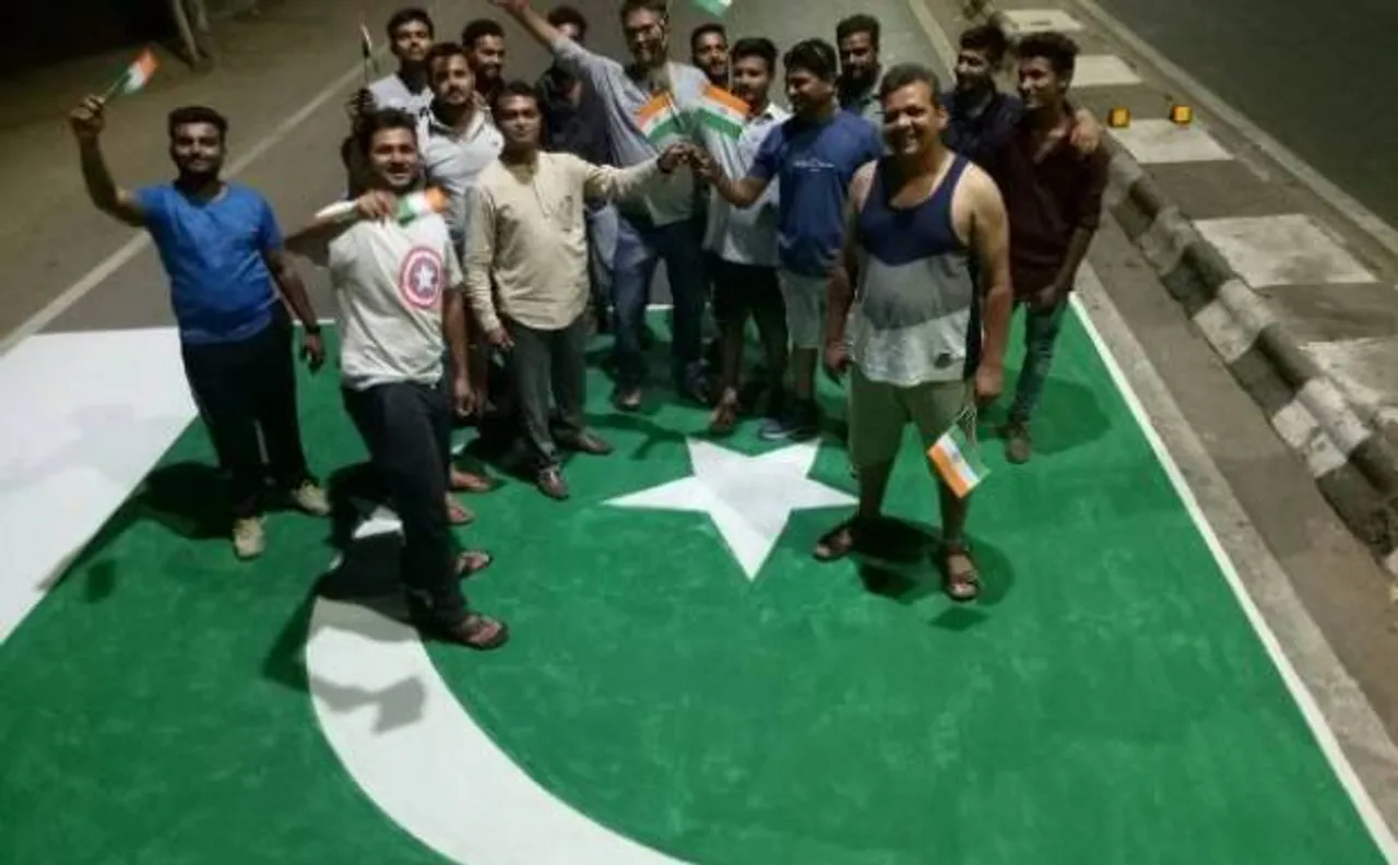 Mutilation of soldiers: Residents of Anand paint Pak flag on road in protest, police register case