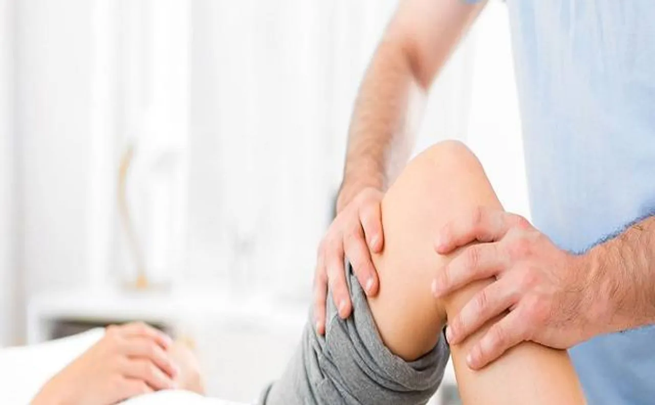 Do you often hear crackle sound from your knees? Beware it may be sign of Osteoarthritis