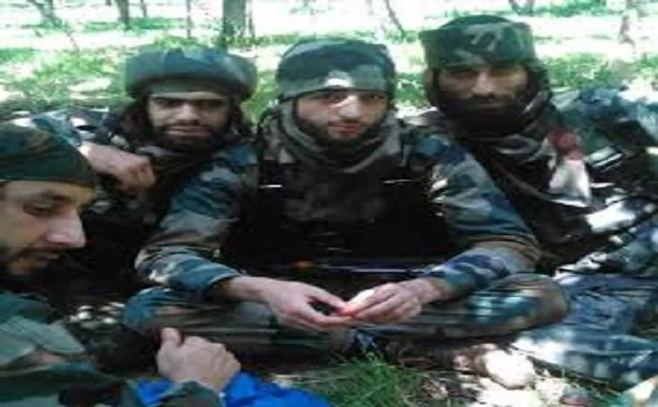 Kashmir: Despite social media ban, new video shows Hizb militant torturing youth