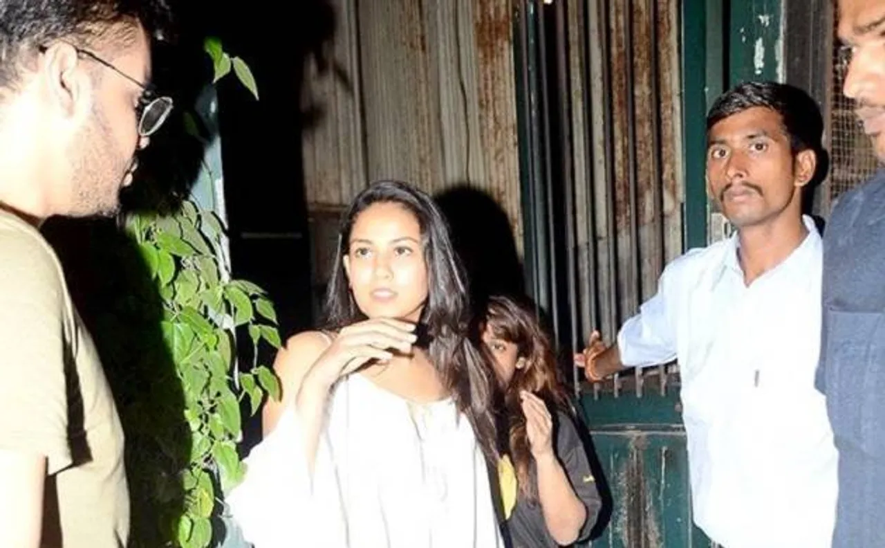 What? Shahid Kapoor's wife Mira Rajput held by cops. Know more