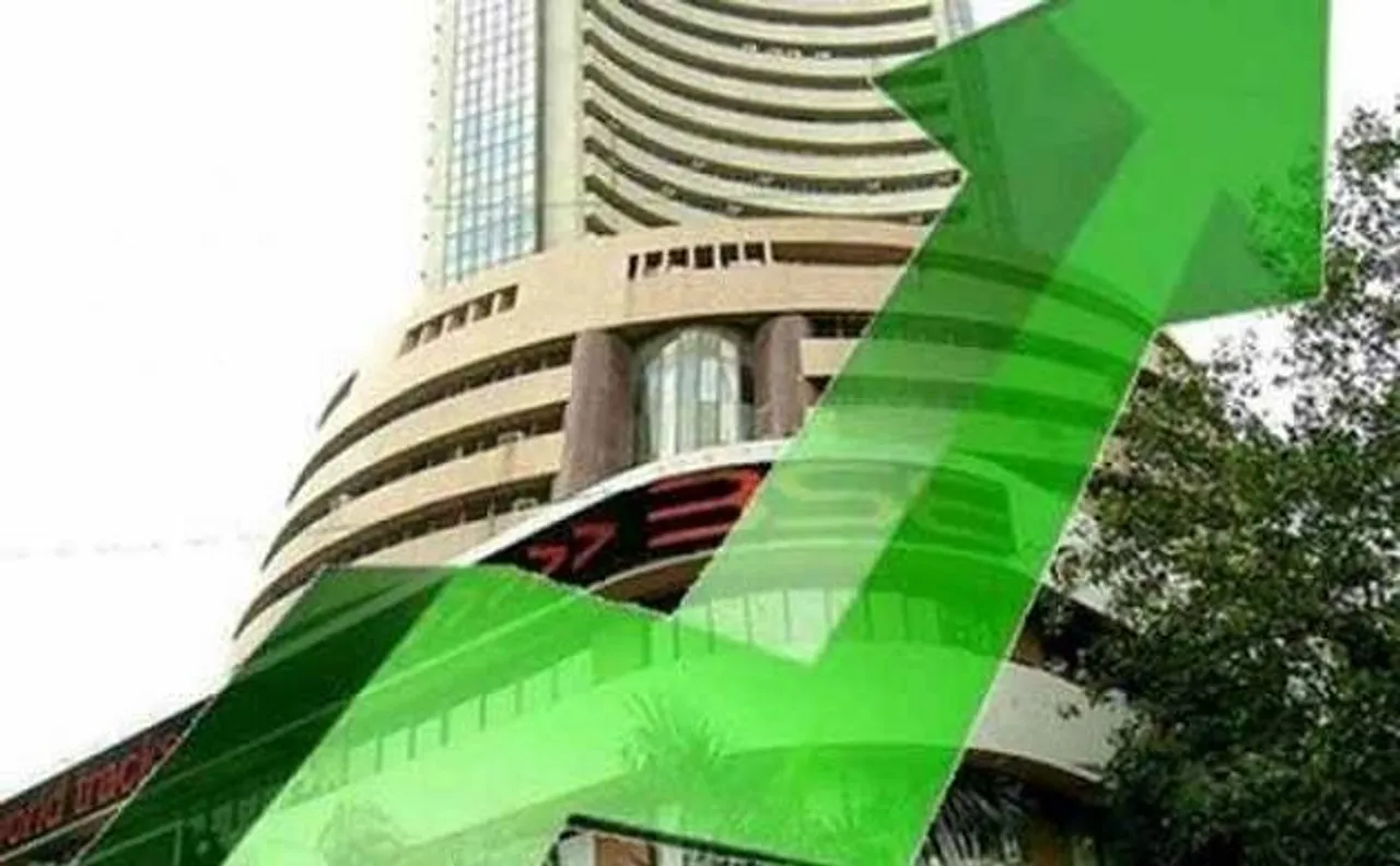 Sensex ends at new high of 30,251, Nifty closes at 9,422