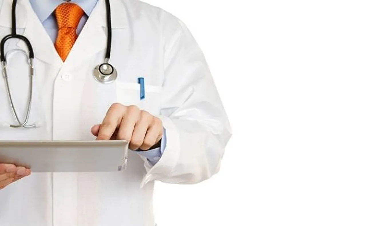 Mumbai's first cost-effective 'one-rupee clinic' set up at Ghatkopar railway station