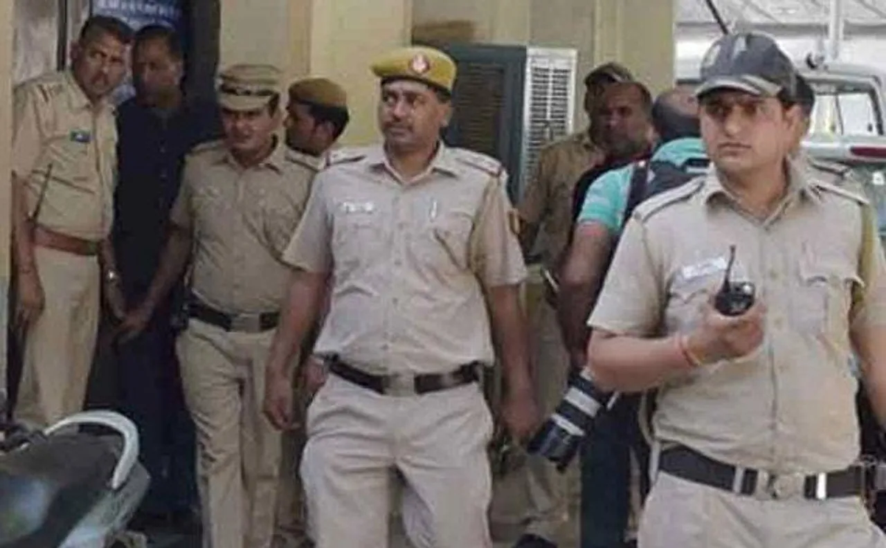AAP MLA Sanjeev Jha along with his supporters detained by police enroute hunger strike site for lack of permission