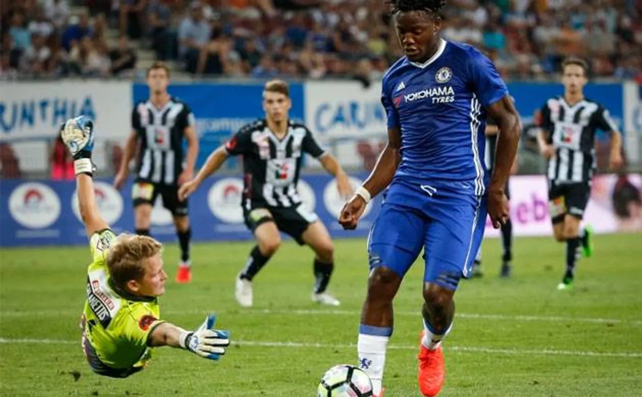 Michy Batshuayi dramatic late winner helps Chelsea lift Premier League title
