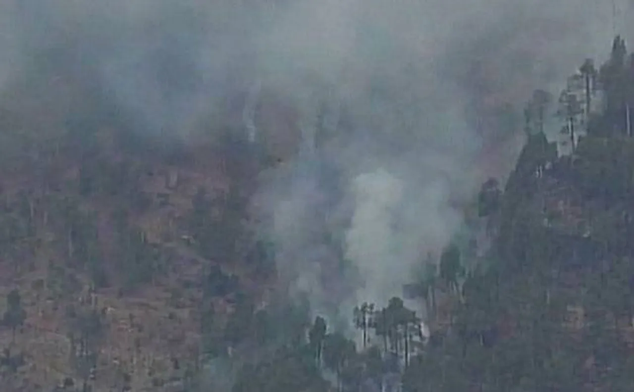 Pakistan forces violate ceasefire on fourth consecutive day in Jammu and Kashmir, 1000 border dwellers evacuated