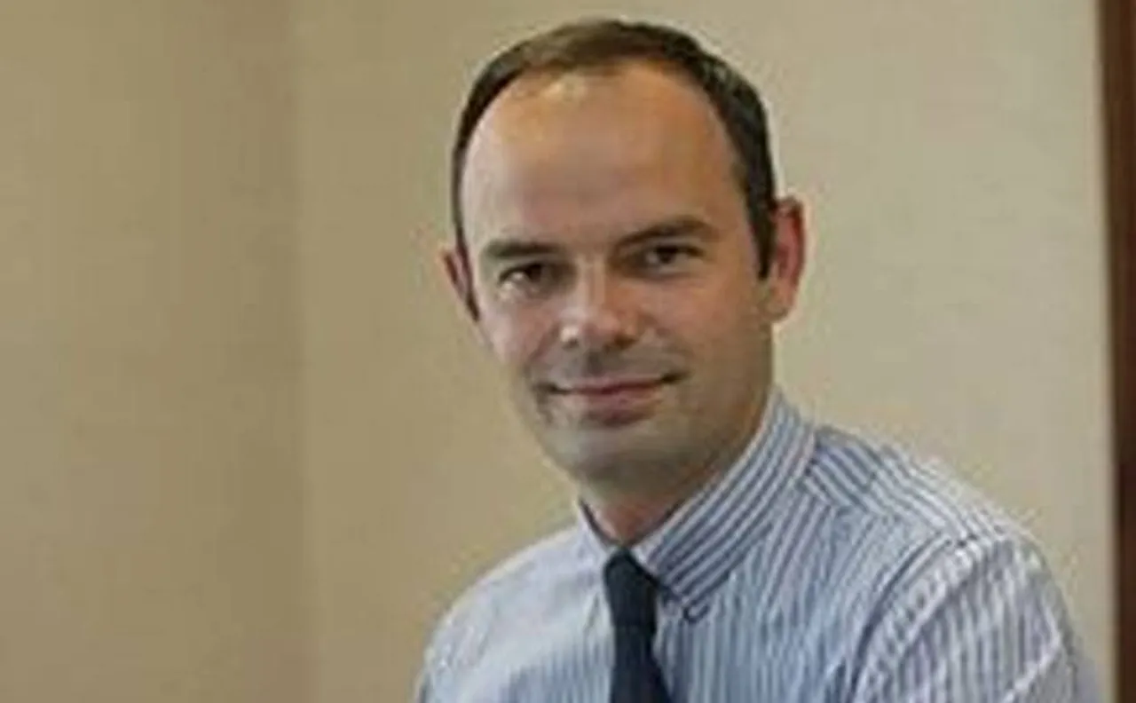 Emmanuel Macron appoints centre-right Edouard Philippe as Prime Minister of France