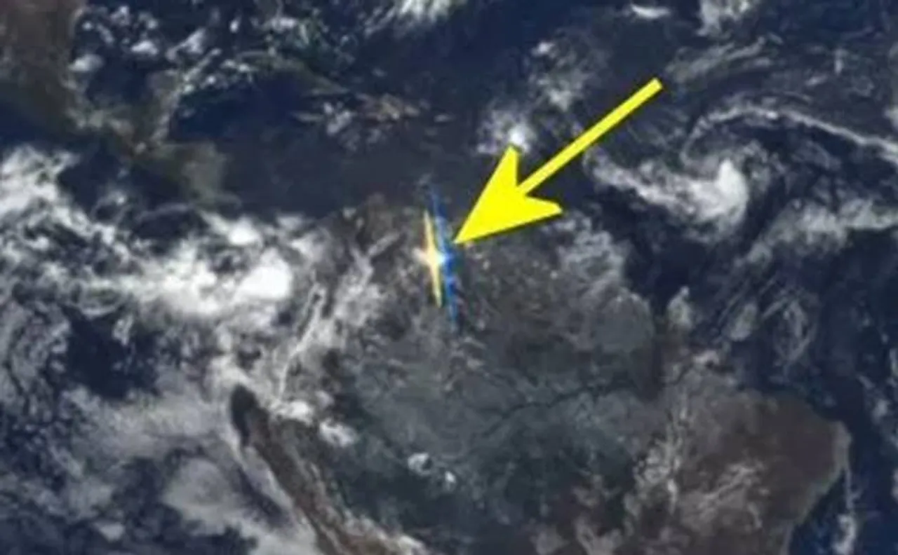 Light flashes seen in NASA satellite images could be ice crystals in atmosphere dazzling in sunlight