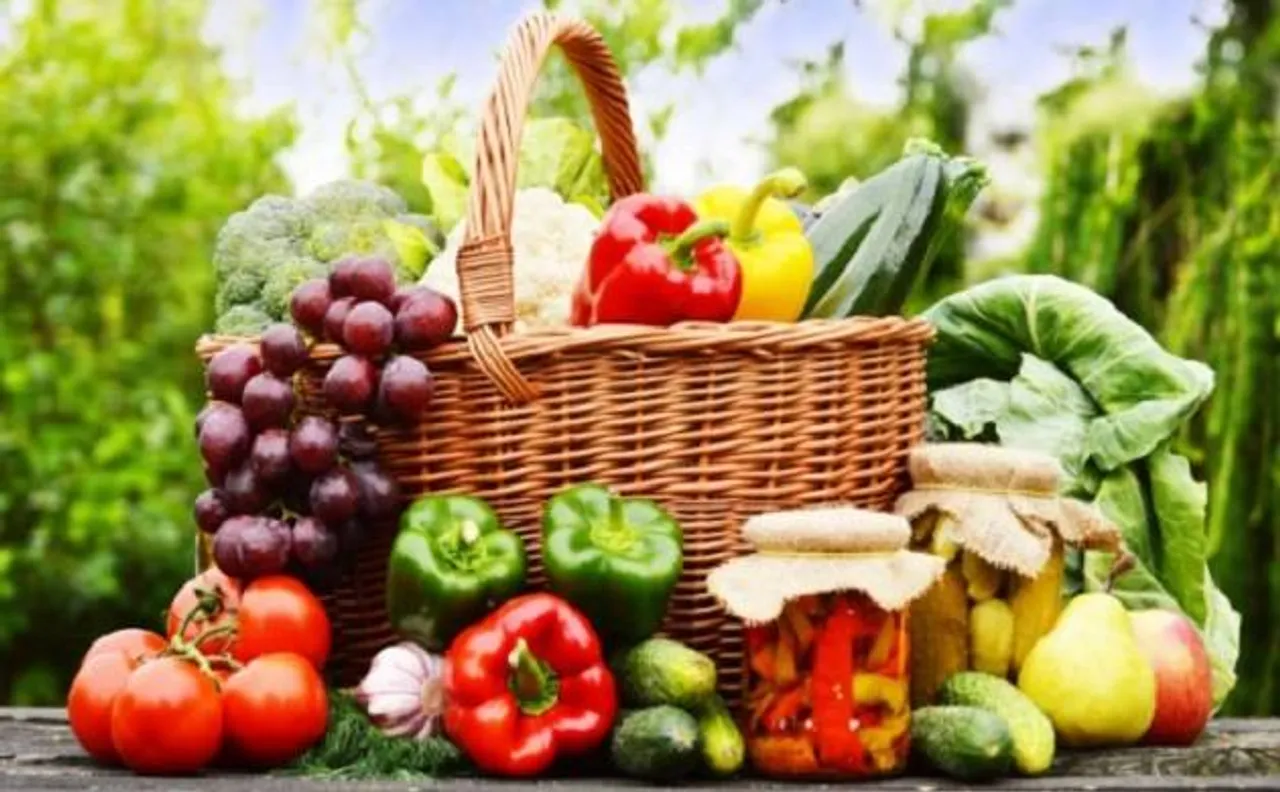 Higher intake of fruits and vegetables may gift you an attractive skin: Study