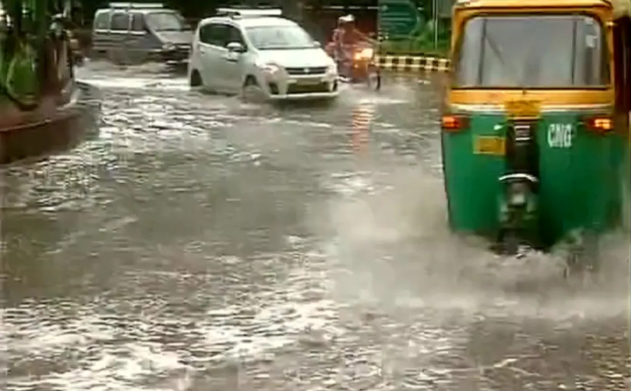 Heavy rain lashes parts of Delhi, brings relief from scorching heat