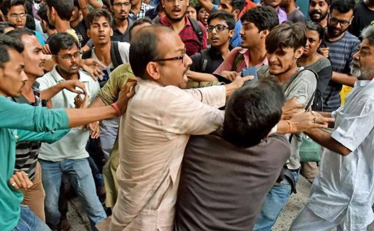 Left activists, police personnel injured in clashes during â€˜March to Nabannaâ€™ programme