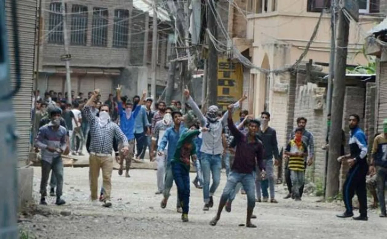 Pak funding Kashmir unrest: Are '90s terrorists link between separatists and LeT?