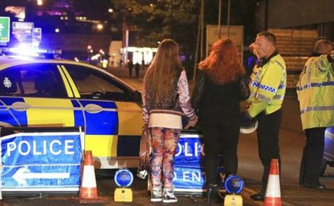 Manchester attack: UK parties suspend campaign for June 8 general election