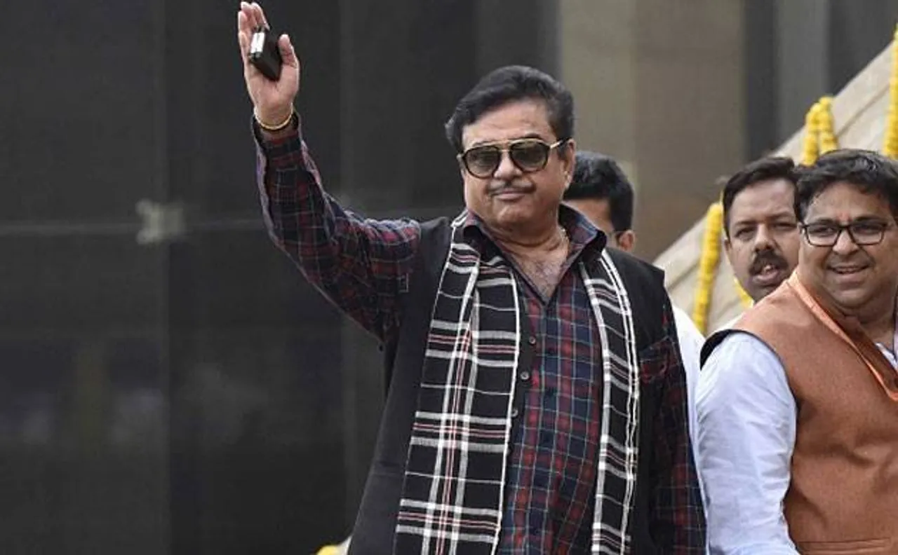 War between Shatrughan Sinha, Sushil Modi continues on Twitter