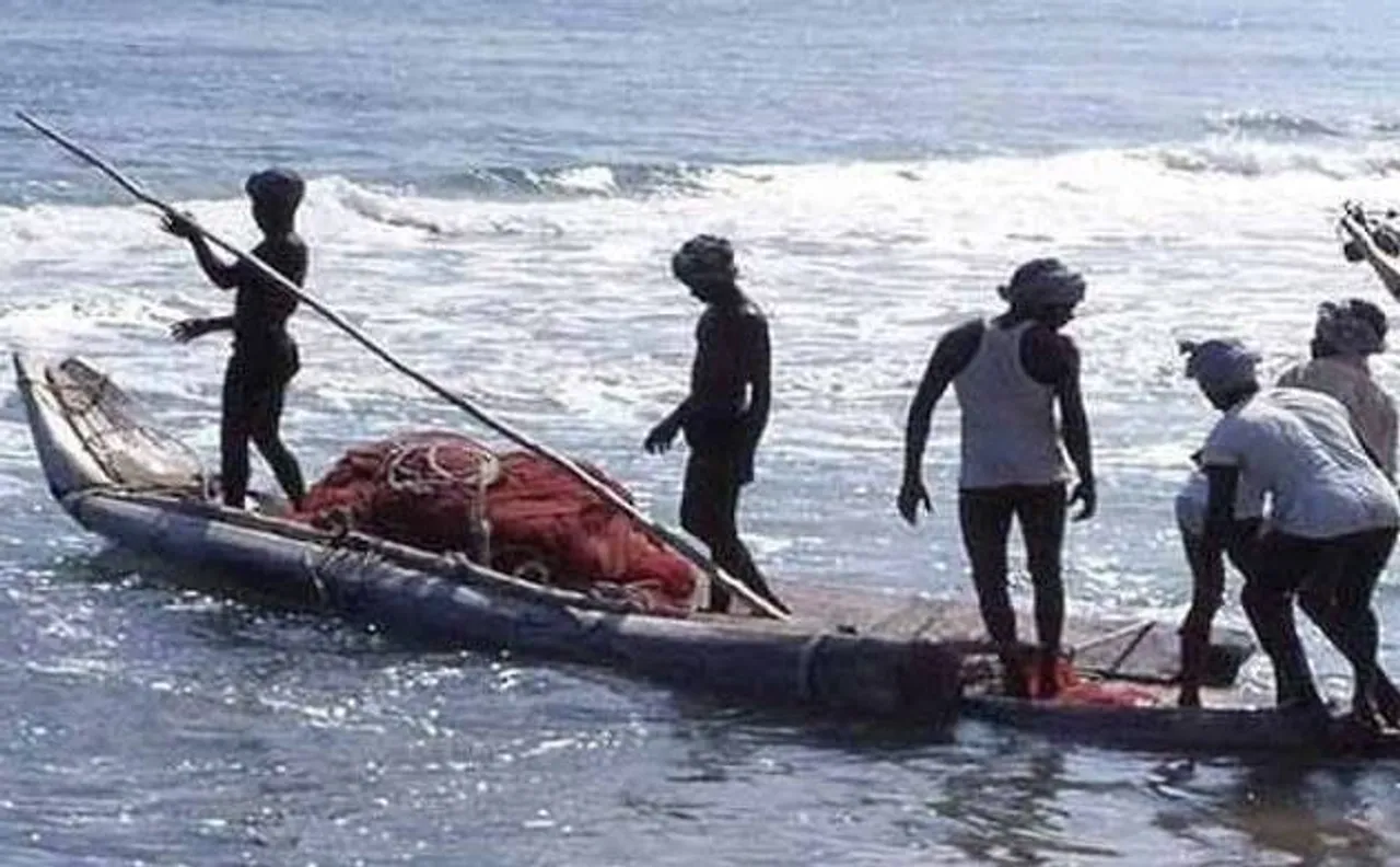 Pakistan court orders release of 350 Indian fishermen