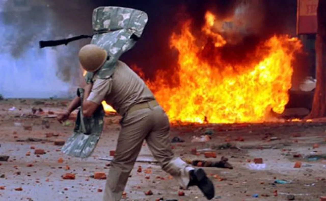 Saharanpur violence: Section 144 imposed, social media banned as Yogi Adityanath govt struggles to restore peace